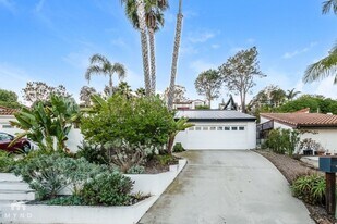 13942 Mango Dr in Del Mar, CA - Building Photo