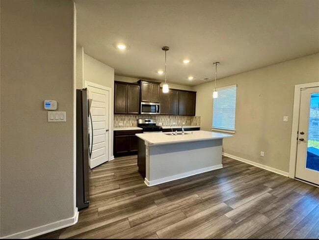 2325 Bay Breeze Dr in Kemah, TX - Building Photo - Building Photo