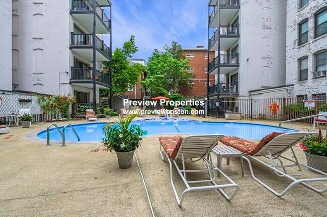 26 Commonwealth, Unit 14 in Boston, MA - Building Photo - Building Photo