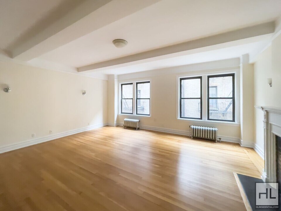 EAST 80TH STREET in New York, NY - Building Photo