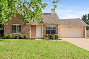 6795 Black Oak Dr in Walls, MS - Building Photo