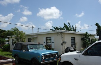 5924-5934 Taylor St in Hollywood, FL - Building Photo - Building Photo