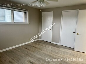 1214 S 77th St in West Allis, WI - Building Photo - Building Photo