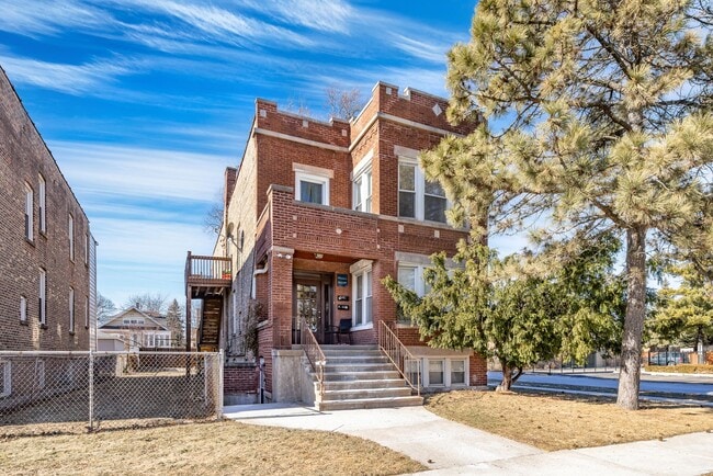 property at 1900 Highland Ave