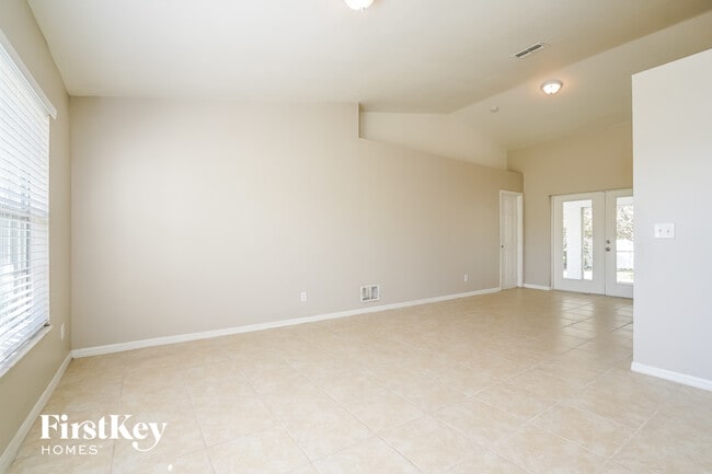 1828 SW 3rd Pl in Cape Coral, FL - Foto de edificio - Building Photo