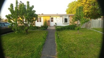 2629 Southvale Cres in Ottawa, ON - Building Photo