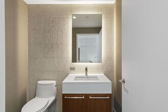 75 Park Ln S-Unit -305 in Jersey City, NJ - Building Photo - Building Photo