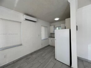 159 NE 75th St in Miami, FL - Building Photo - Building Photo