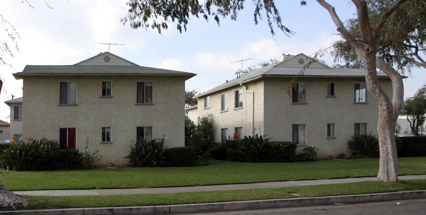 341 N 1st St in Montebello, CA - Building Photo