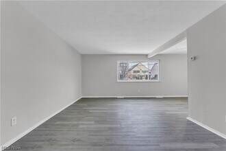 4428 Turney Rd in Cleveland, OH - Building Photo - Building Photo