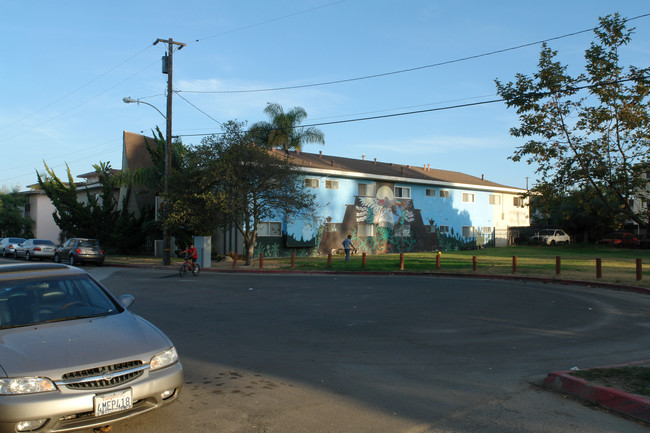 6667 Picasso Rd in Goleta, CA - Foto de edificio - Building Photo