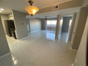 8431 Hearth Dr in Houston, TX - Building Photo - Building Photo