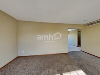 3016 Hamlin Dr in Machesney Park, IL - Foto de edificio - Building Photo