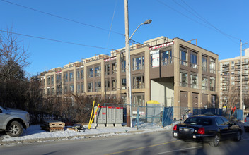 643 Lawrence Ave W in Toronto, ON - Building Photo - Building Photo