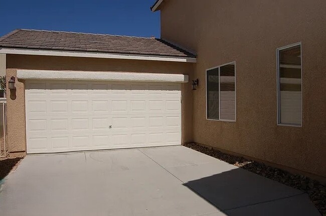 9166 W Brilliant Prairie Ct in Las Vegas, NV - Building Photo - Building Photo