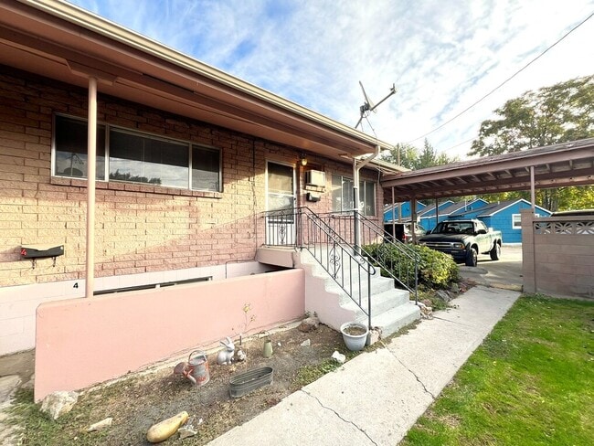68 N Yale St, Unit 2 in Nampa, ID - Building Photo - Building Photo