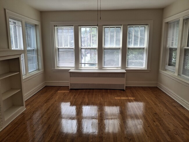 5015 N Springfield Ave in Chicago, IL - Building Photo - Building Photo