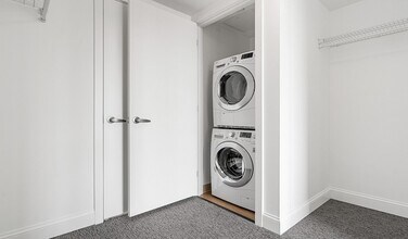 99 Kneeland St, Unit 2004 in Boston, MA - Building Photo - Building Photo