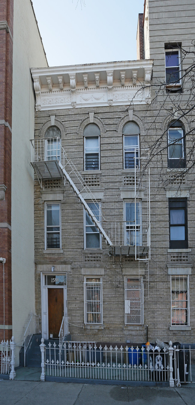 1588 Eastern Pky in Brooklyn, NY - Foto de edificio - Building Photo