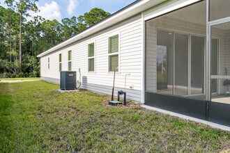 2893 Farmall Dr in Jacksonville, FL - Foto de edificio - Building Photo