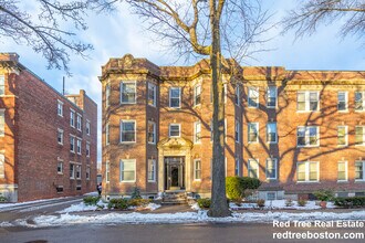 61 Thatcher St in Brookline, MA - Foto de edificio - Building Photo