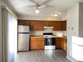 99 Aspetuck Vlg in New Milford, CT - Building Photo - Building Photo