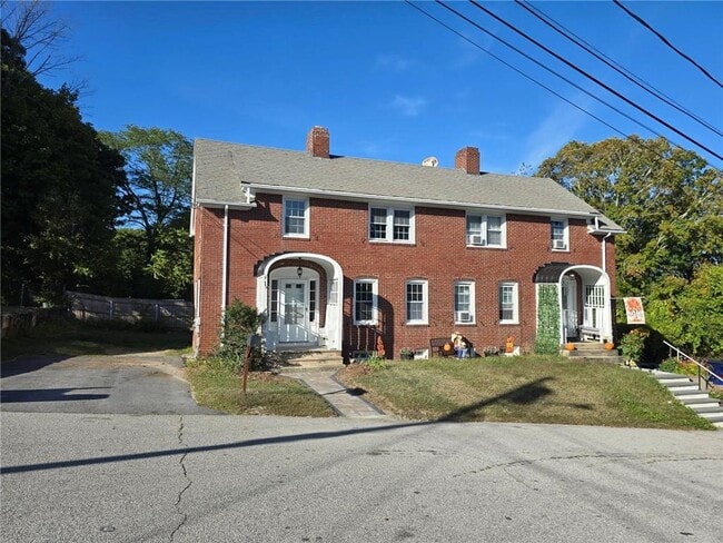 property at 7 Goddard St