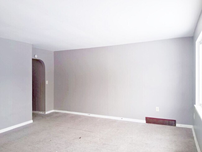 7402 Park Ln in Cleveland, OH - Building Photo - Building Photo