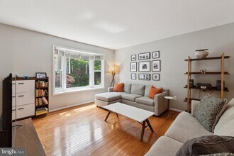 11545 Pine Cone Ct in Reston, VA - Building Photo - Building Photo