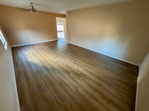 5529 W Coles Rd in Phoenix, AZ - Building Photo - Building Photo