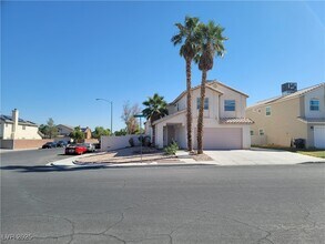 5402 Night Swim Ln in Las Vegas, NV - Building Photo - Building Photo