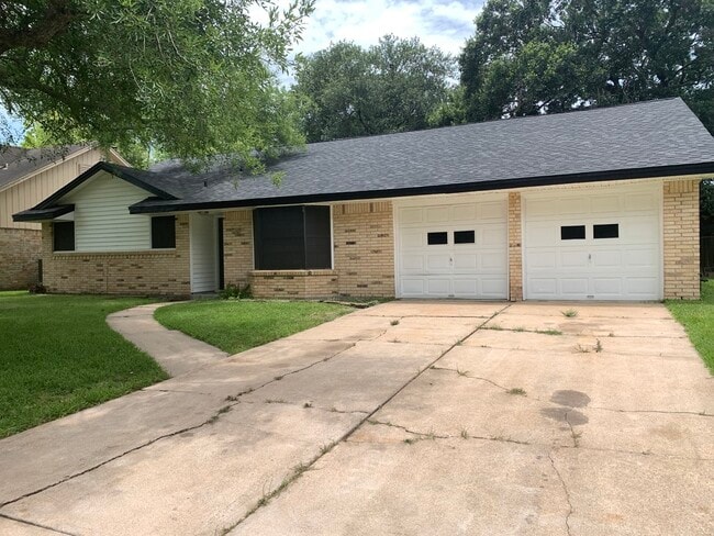 property at 5005 Ash Ct