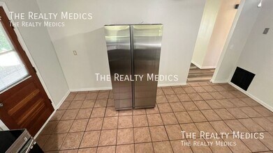 526 S Thompson Ave in DeLand, FL - Building Photo - Building Photo