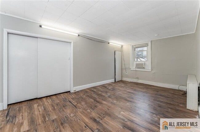 property at 20 Willow Ave