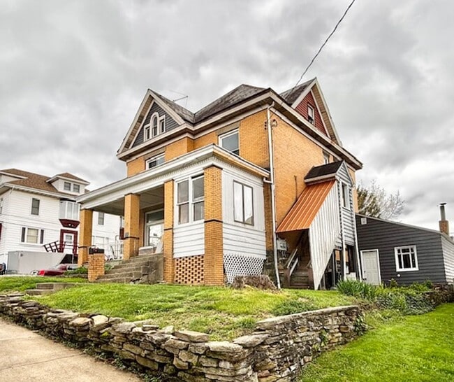property at 732 8th St