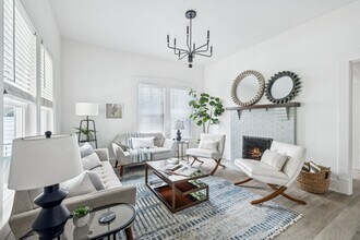 1332 Stainback Ave, Unit A in Nashville, TN - Foto de edificio - Building Photo