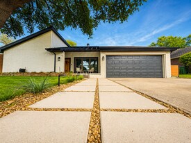 3840 Horizon Dr in Bedford, TX - Building Photo