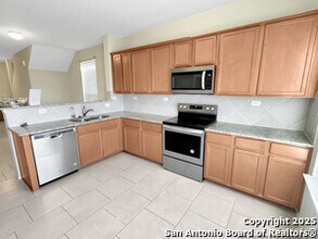 122 Texas Lantana in Canyon Lake, TX - Building Photo - Building Photo