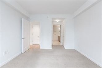 303 Third St, Unit 000 in Cambridge, MA - Building Photo - Building Photo