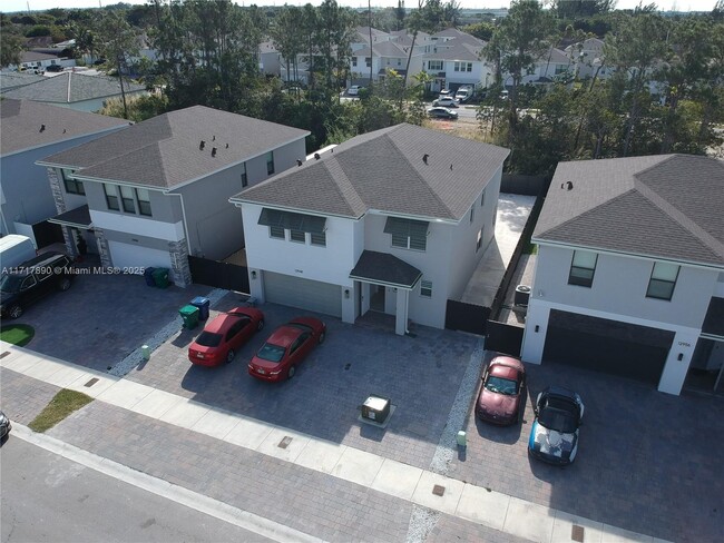 12948 SW 265th Terrace in Homestead, FL - Foto de edificio - Building Photo