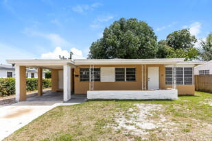 811 SW 28th Terrace in Fort Lauderdale, FL - Building Photo