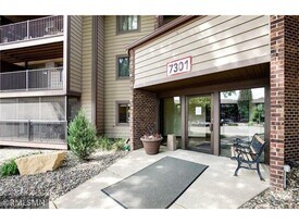 7301 W 101st St in Bloomington, MN - Building Photo