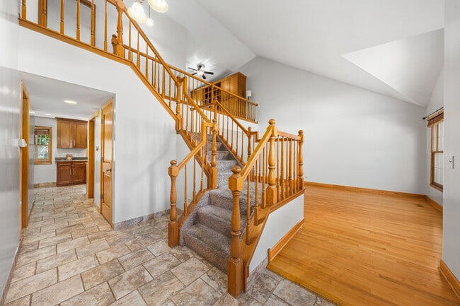 104 S Knollwood Dr in Schaumburg, IL - Building Photo - Building Photo