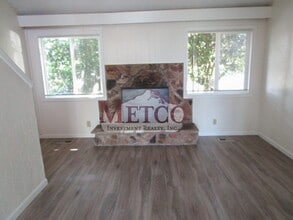 220-222 S 68th Pl in Springfield, OR - Building Photo - Building Photo