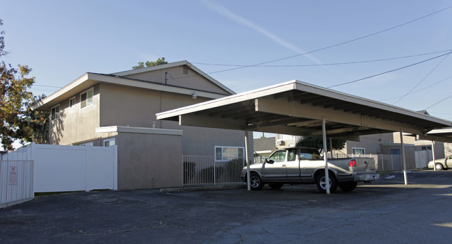 250 San Antonio Ave in Upland, CA - Building Photo - Building Photo