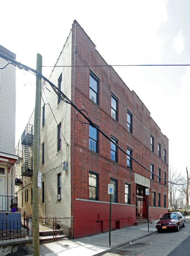 2-4 Lafayette Pl in Yonkers, NY - Building Photo - Building Photo