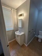 152 Lake St in St Catharines, ON - Building Photo - Building Photo