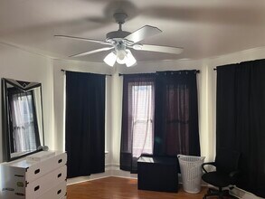 13 Dr Aaron B Samuels Blvd in Danbury, CT - Building Photo - Building Photo