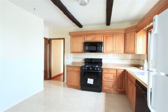 25 Belknap St, Unit 1 in Somerville, MA - Building Photo - Building Photo
