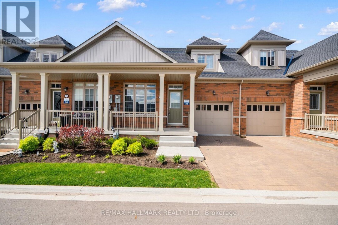 28 Bluestone Cres in Brampton, ON - Building Photo